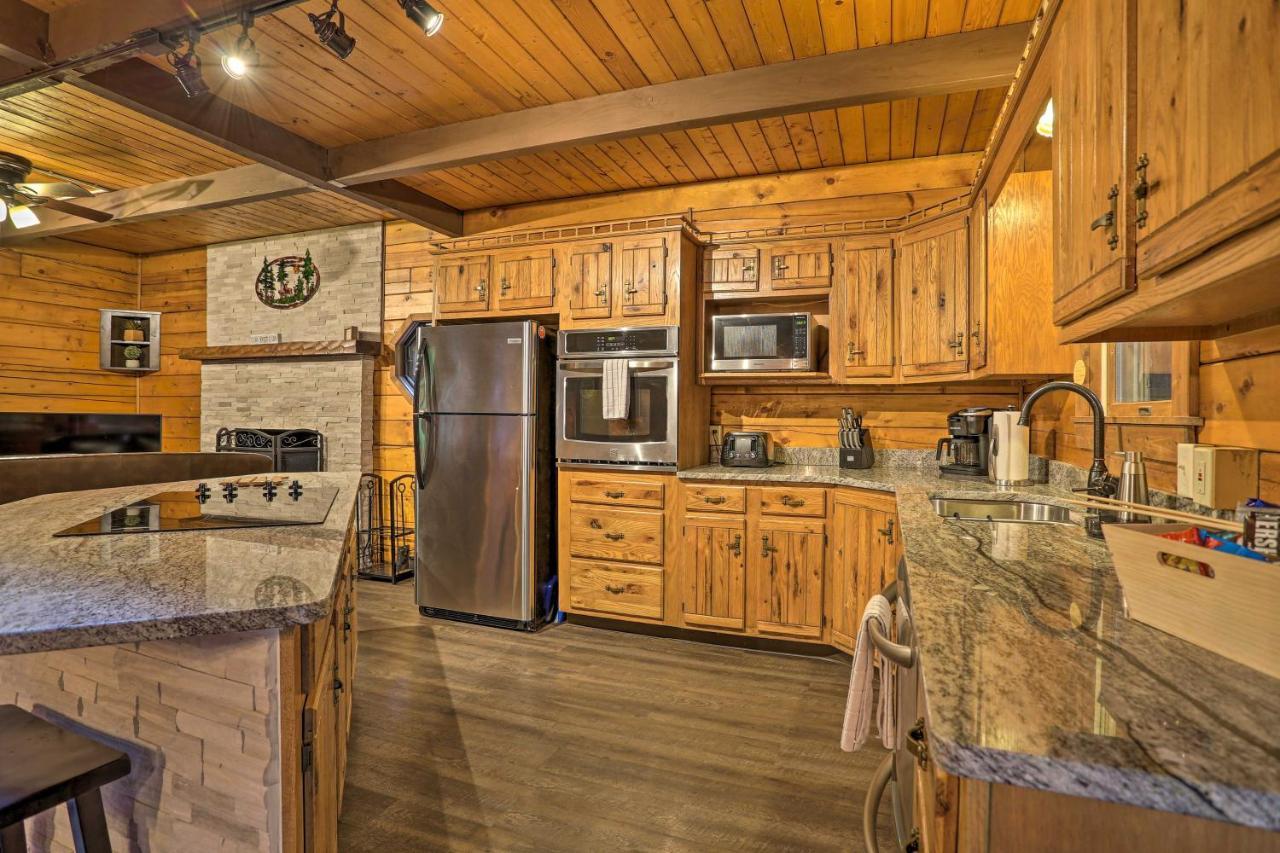 Pocono Log Fireplace, Fire Pits And Amenities *