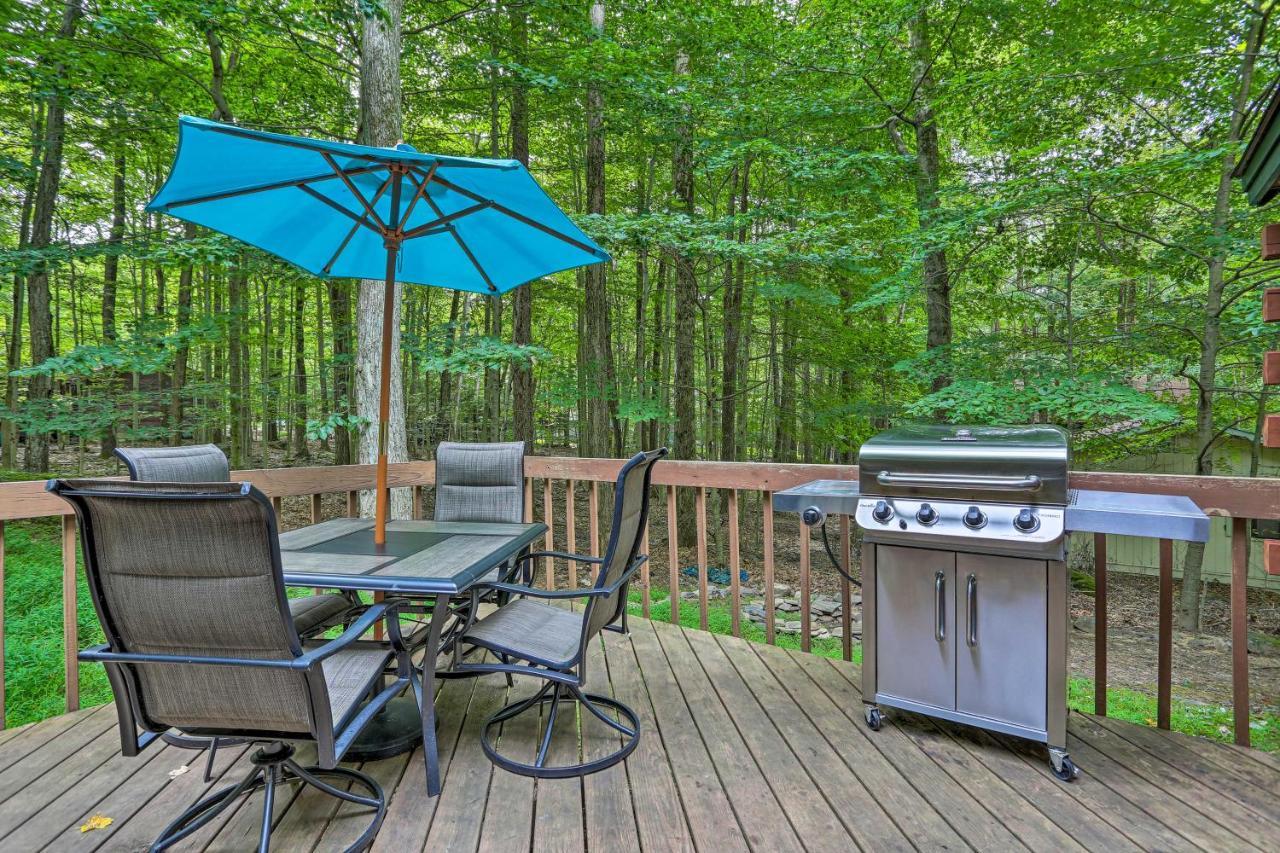 Pocono Log Fireplace, Fire Pits And Amenities Ferienhaus Pocono Lake