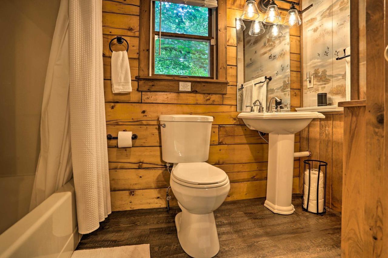 Ferienhaus Pocono Log Fireplace, Fire Pits And Amenities