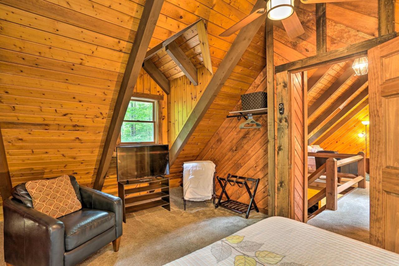 Pocono Log Fireplace, Fire Pits And Amenities Pocono Lake
